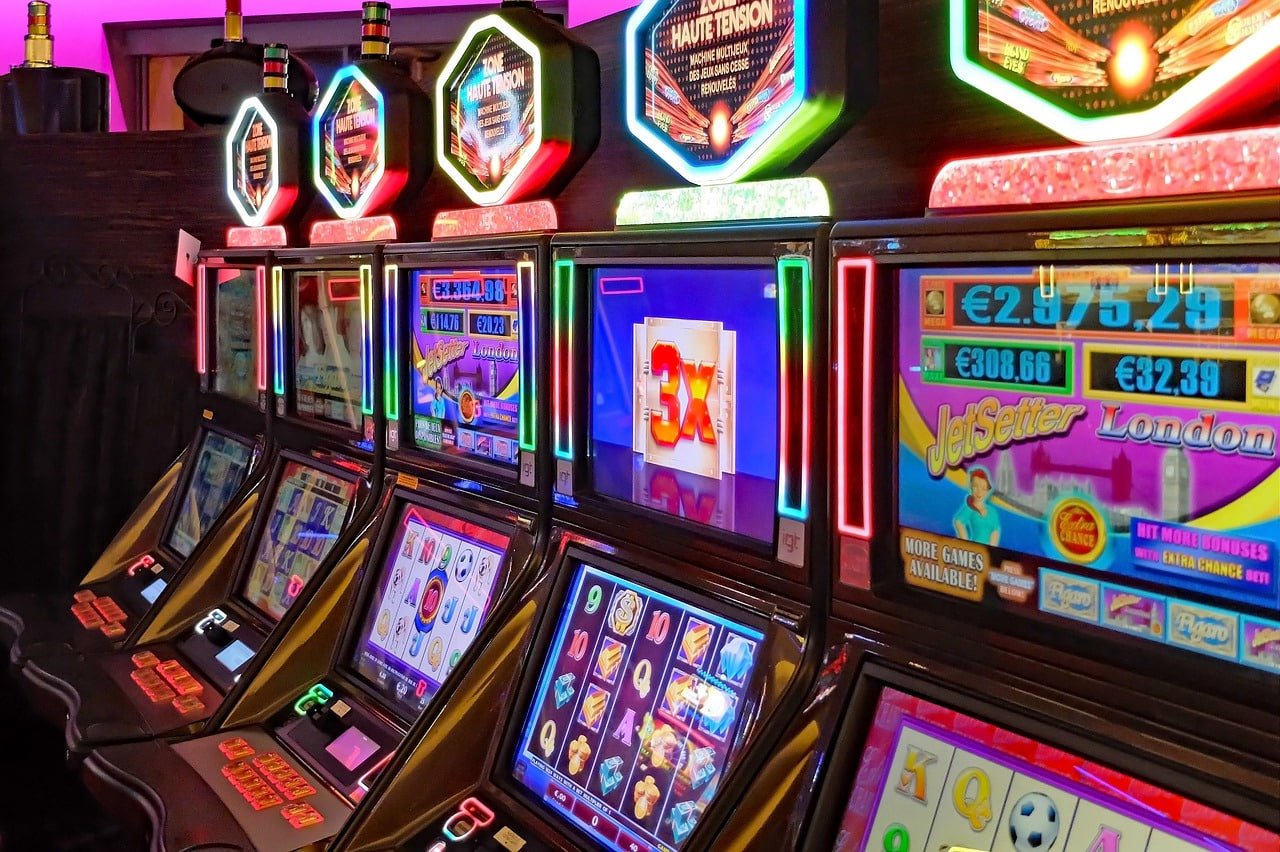 Filipino player using the fa777 mobile app to bet on sports outdoors
